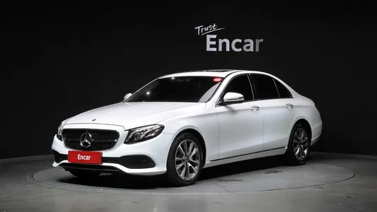 Mercedes-Benz E-Class W213 E300 4MATIC 2019