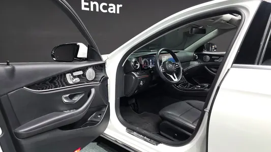 Mercedes-Benz E-Class W213 E300 4MATIC 2019 10
