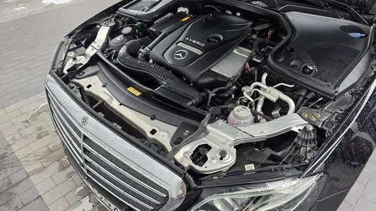 Mercedes-Benz E-Class W213 E300e 2019 6
