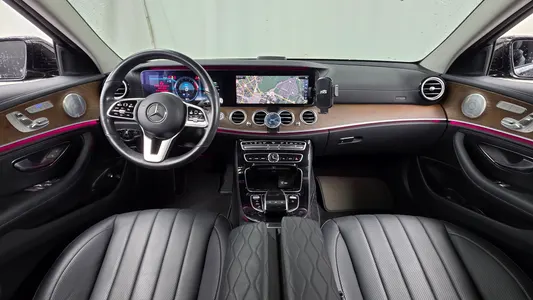 Mercedes-Benz E-Class W213 E300e 2019 7