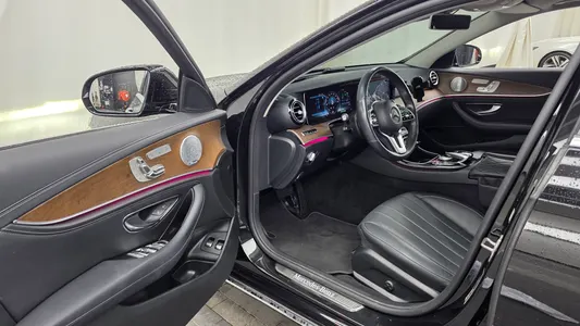 Mercedes-Benz E-Class W213 E300e 2019 10