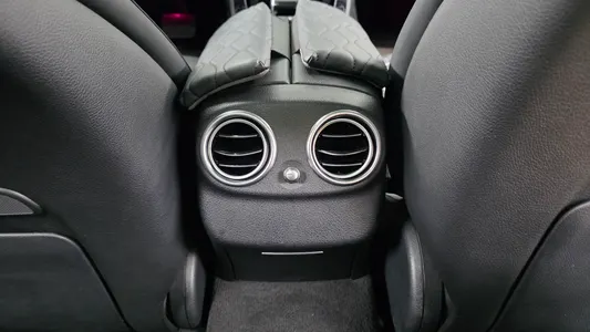 Mercedes-Benz E-Class W213 E300e 2019 31