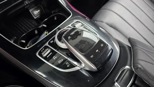Mercedes-Benz E-Class W213 E300e 2019 28