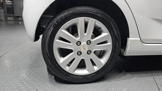 Chevrolet Spark LT 2013 5