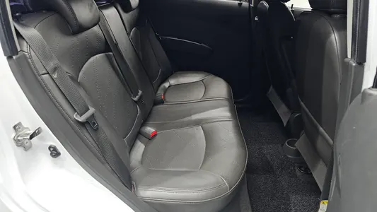 Chevrolet Spark LT 2013 12
