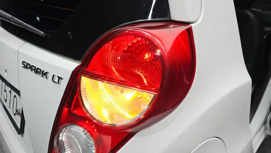 Chevrolet Spark LT 2013 23