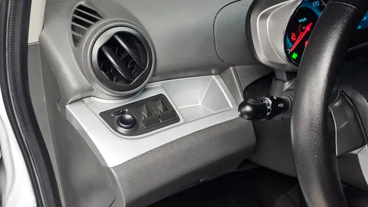 Chevrolet Spark LT 2013 29