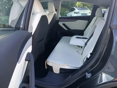 Tesla Y AWD 2025 9