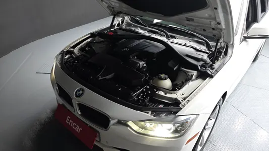 BMW 3 Series (F30) 320i 2014 6
