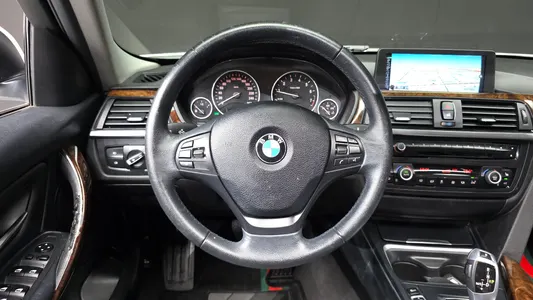 BMW 3 Series (F30) 320i 2014 12