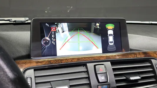 BMW 3 Series (F30) 320i 2014 14