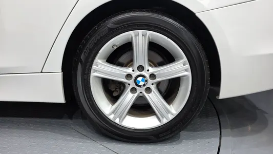 BMW 3 Series (F30) 320i 2014 21