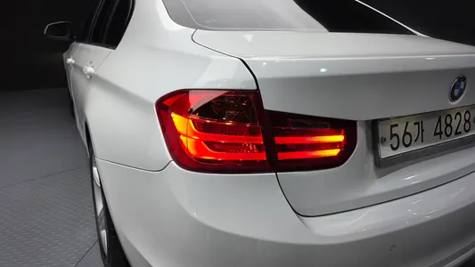 BMW 3 Series (F30) 320i 2014 23