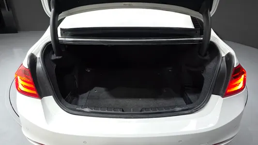 BMW 3 Series (F30) 320i 2014 31