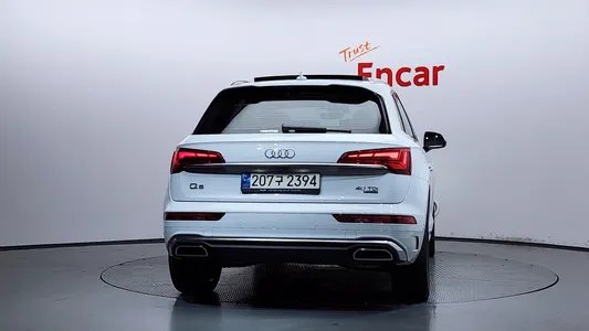 Audi Q5 (FY) 40 TDI 2021 4