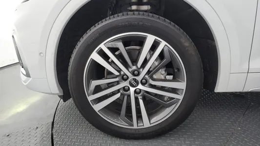 Audi Q5 (FY) 40 TDI 2021 5