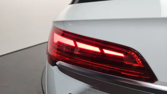 Audi Q5 (FY) 40 TDI 2021 23