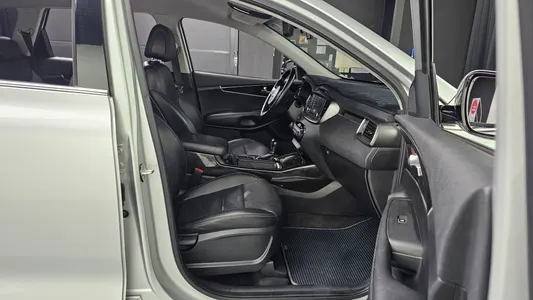 Kia Sorento 2.0 2WD 2015 12
