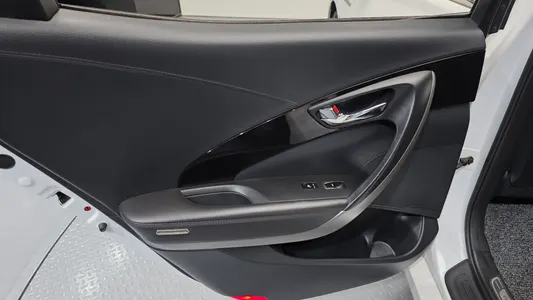 Hyundai HG 2014 25