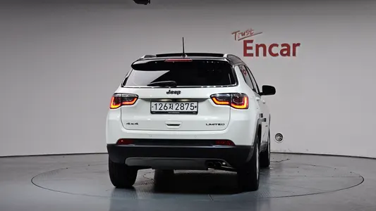Jeep 2 2.4 AWD 2019 4