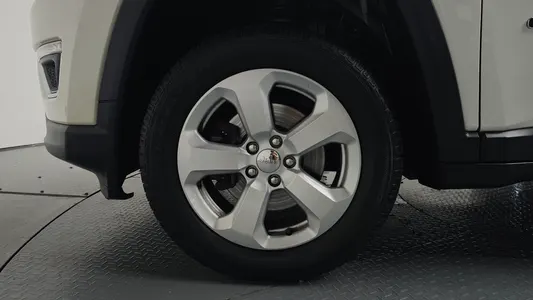Jeep 2 2.4 AWD 2019 5
