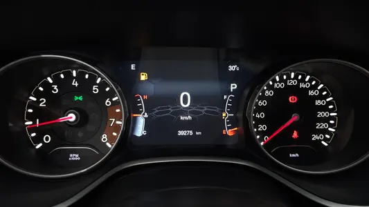 Jeep 2 2.4 AWD 2019 8