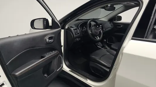 Jeep 2 2.4 AWD 2019 10