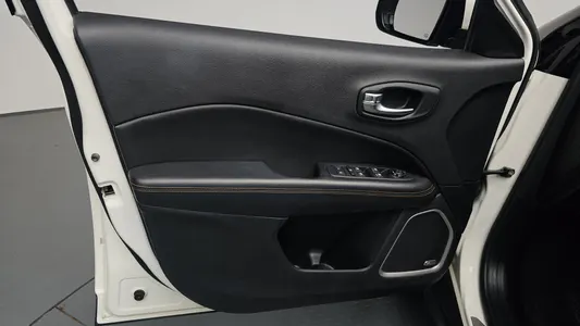 Jeep 2 2.4 AWD 2019 25