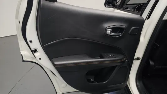 Jeep 2 2.4 AWD 2019 26