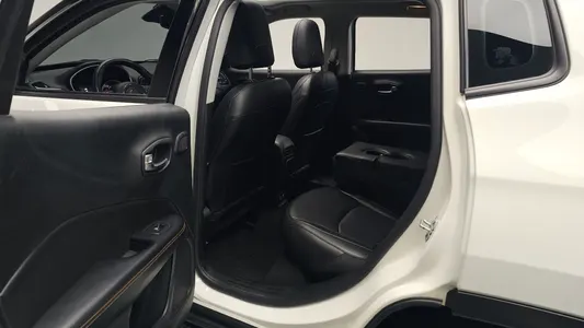 Jeep 2 2.4 AWD 2019 27