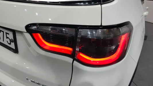 Jeep 2 2.4 AWD 2019 24