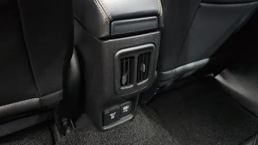 Jeep 2 2.4 AWD 2019 35