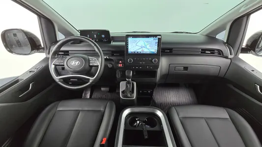 Hyundai Staria L3.5 5 2025 7