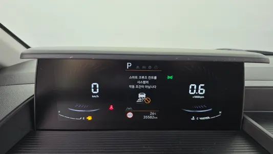 Hyundai Staria L3.5 5 2025 8