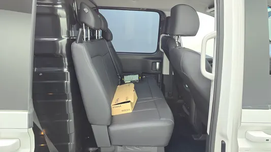 Hyundai Staria L3.5 5 2025 11