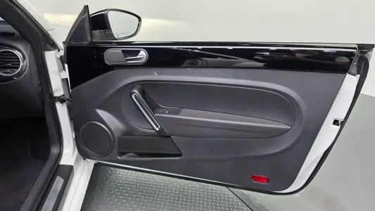 Volkswagen 더 비틀 2.0 TDI 2015 24