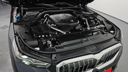 BMW 5 Series (G60) 523d M 2026 6