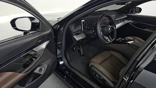 BMW 5 Series (G60) 523d M 2026 10
