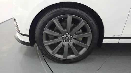 Land Rover 레인지로버 벨라 3.0 D300 R- HSE 2018 4