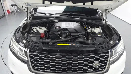 Land Rover 레인지로버 벨라 3.0 D300 R- HSE 2018 5