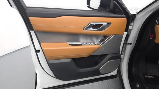 Land Rover 레인지로버 벨라 3.0 D300 R- HSE 2018 24