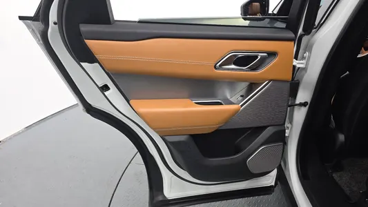 Land Rover 레인지로버 벨라 3.0 D300 R- HSE 2018 25