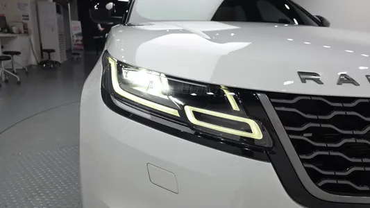 Land Rover 레인지로버 벨라 3.0 D300 R- HSE 2018 22