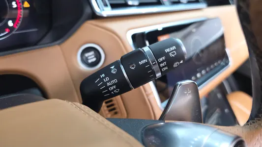 Land Rover 레인지로버 벨라 3.0 D300 R- HSE 2018 29