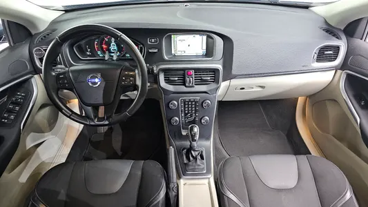 Volvo V40 D2 2014 7