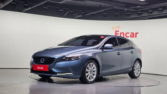 Volvo V40 D2 2014