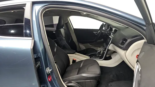 Volvo V40 D2 2014 12
