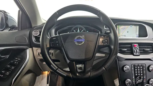 Volvo V40 D2 2014 13