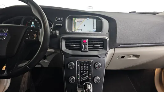 Volvo V40 D2 2014 14