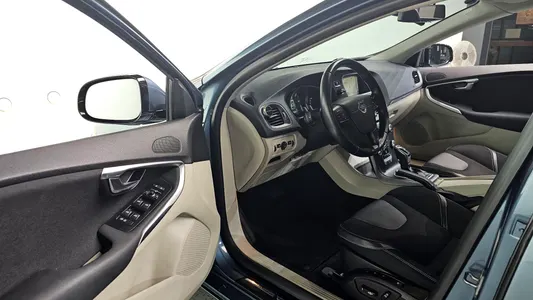 Volvo V40 D2 2014 10